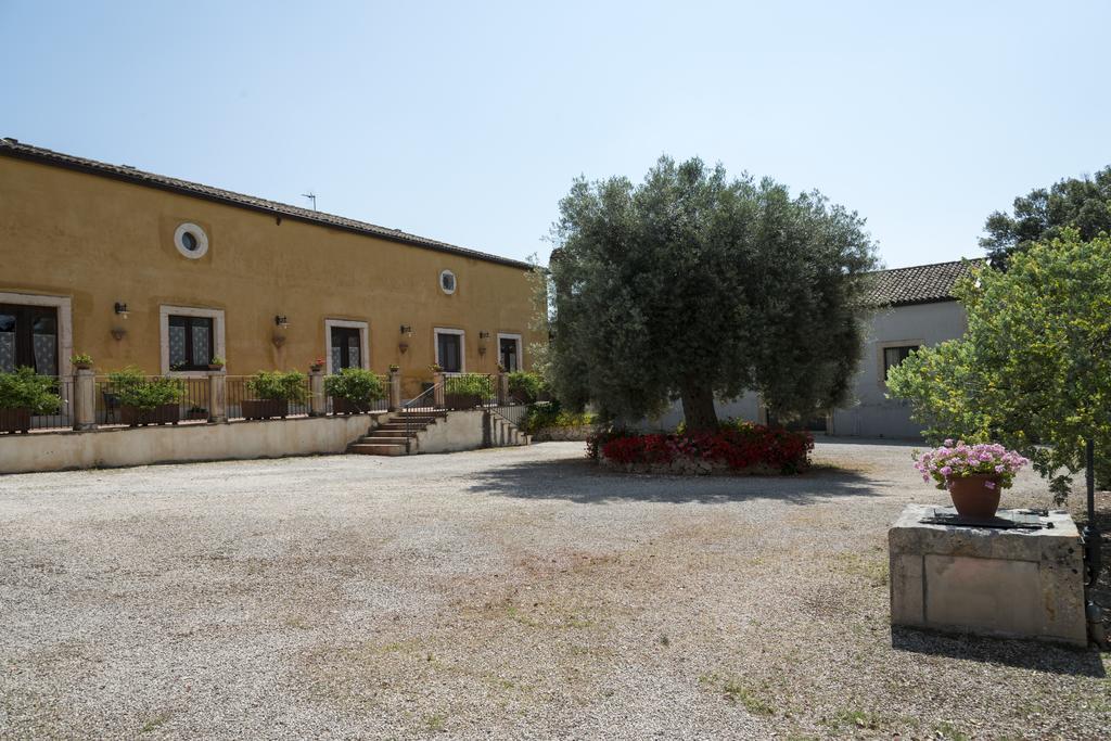 Agriturismo Borgo Degli Ulivi Canicattini Bagni Dış mekan fotoğraf